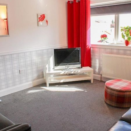 Home From Home Penicuik Bagian luar foto