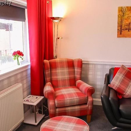 Home From Home Penicuik Bagian luar foto