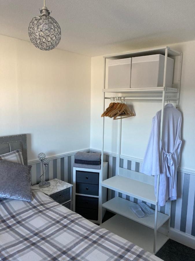 Home From Home Penicuik Bagian luar foto